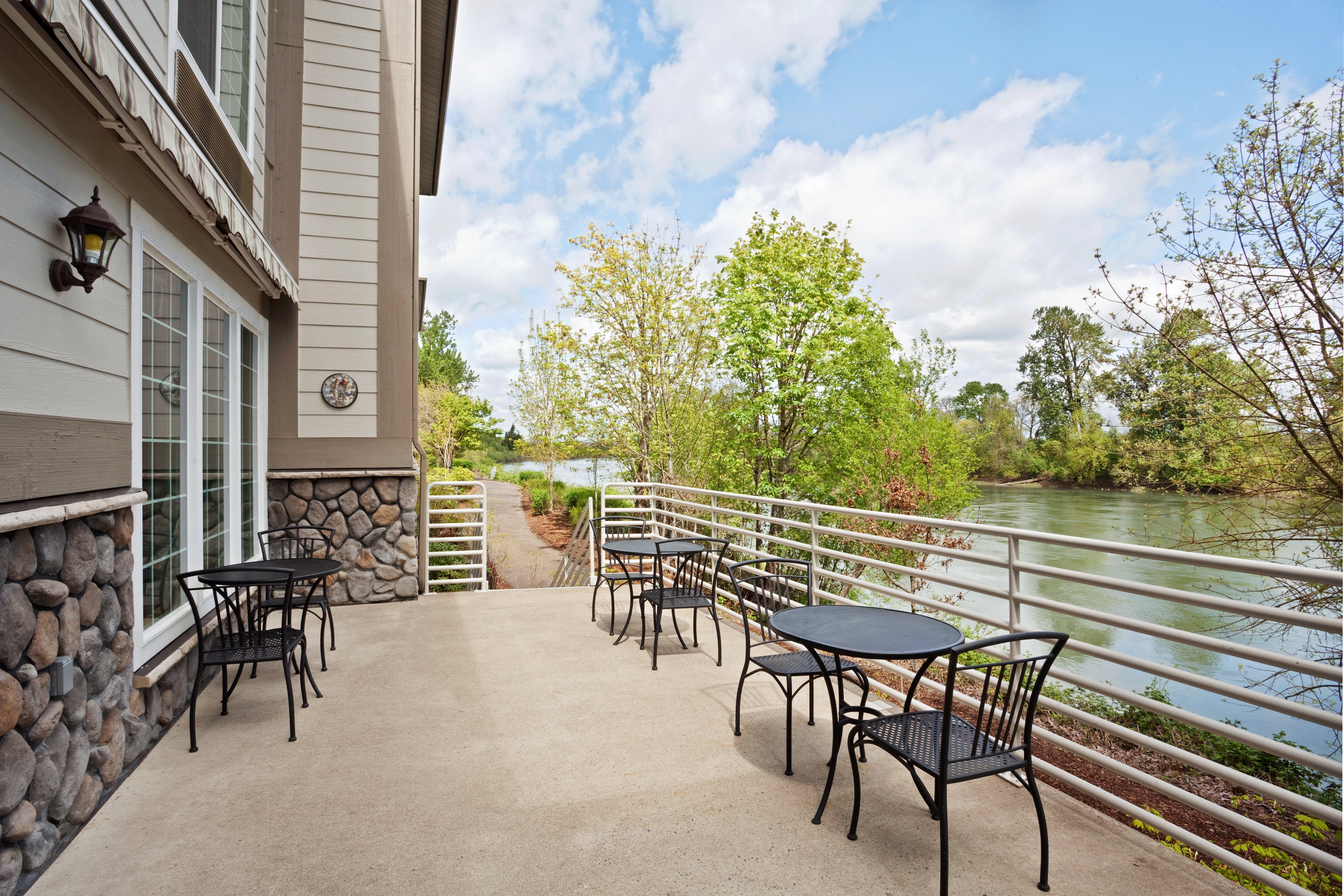 Holiday Inn Express Corvallis-On The River, An Ihg Hotel Exterior foto